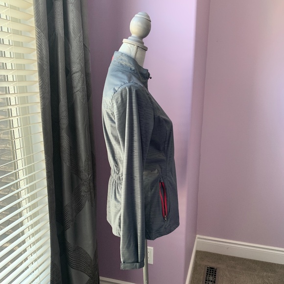 Puma Windbreaker - Picture 5 of 16